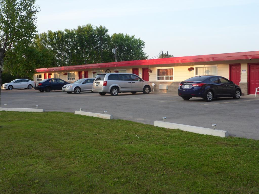 The Silver Birch Motel Ґодріч Екстер'єр фото