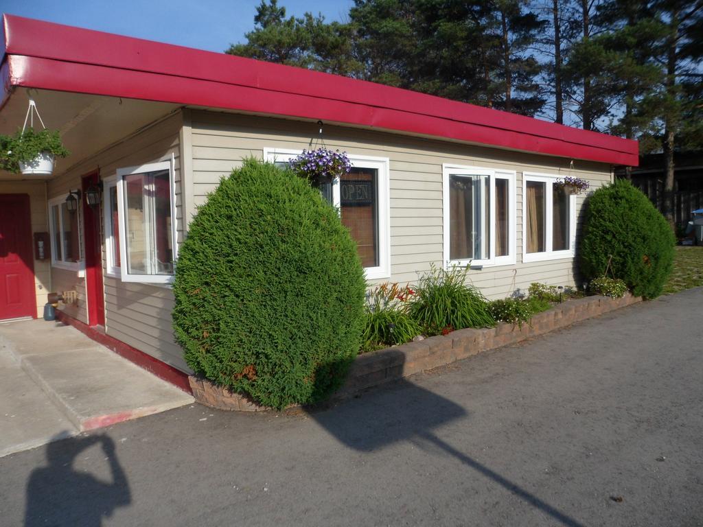 The Silver Birch Motel Ґодріч Екстер'єр фото