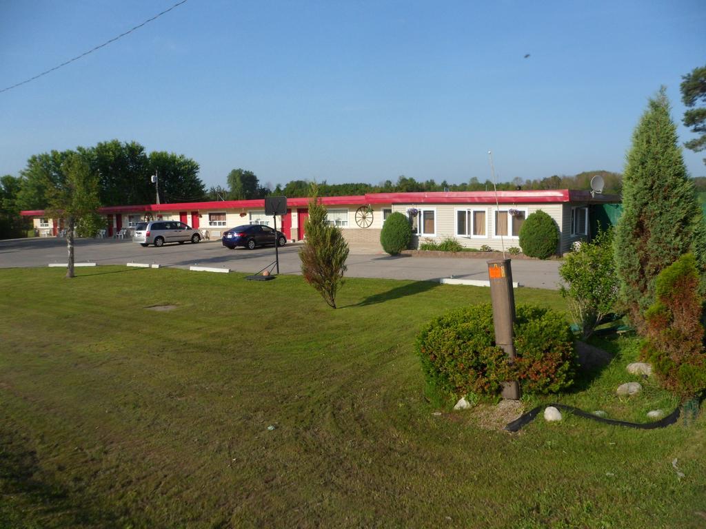 The Silver Birch Motel Ґодріч Екстер'єр фото