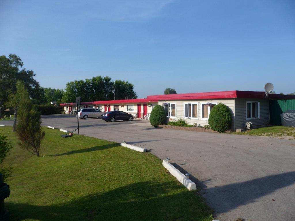 The Silver Birch Motel Ґодріч Екстер'єр фото