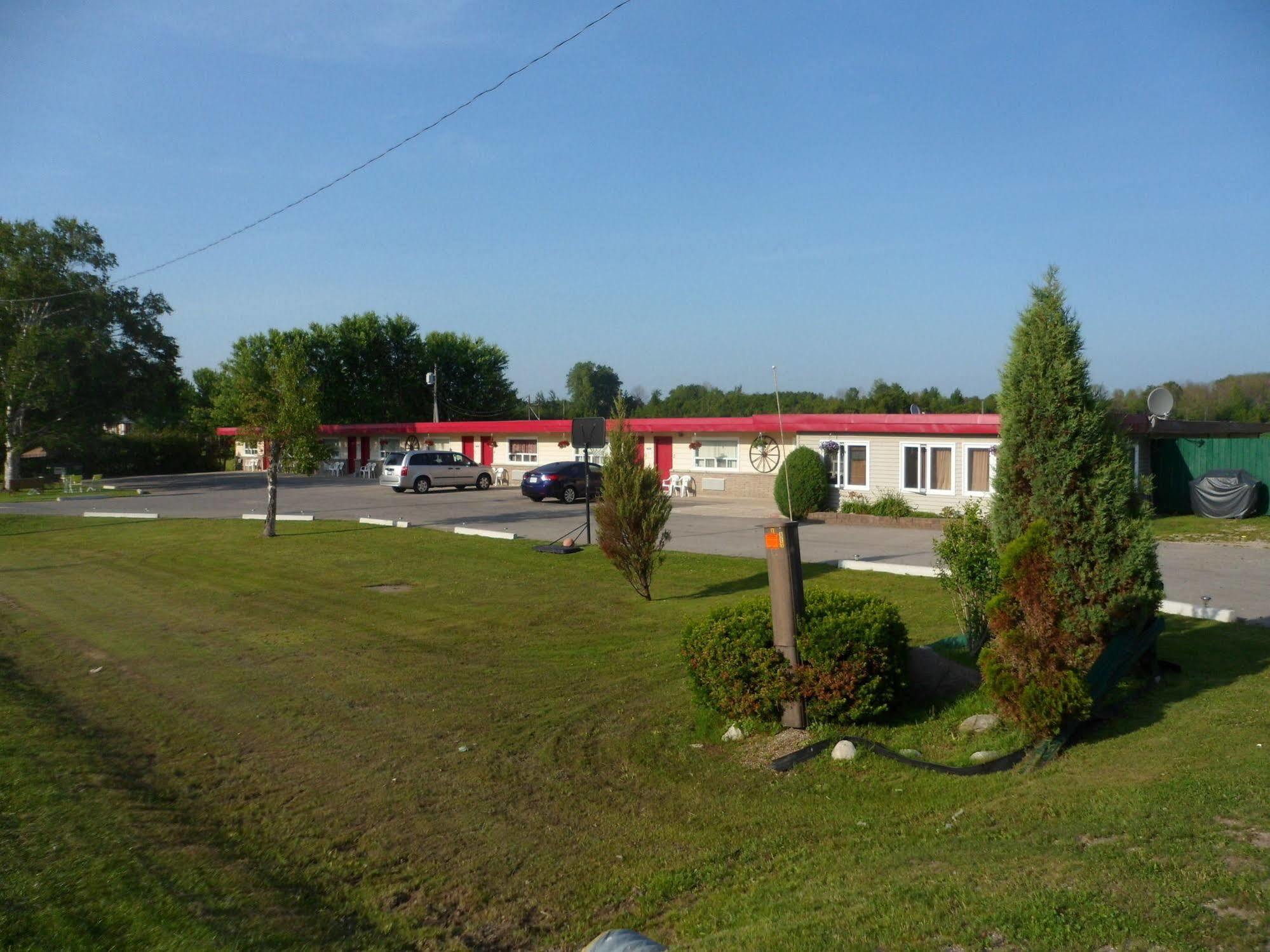 The Silver Birch Motel Ґодріч Екстер'єр фото